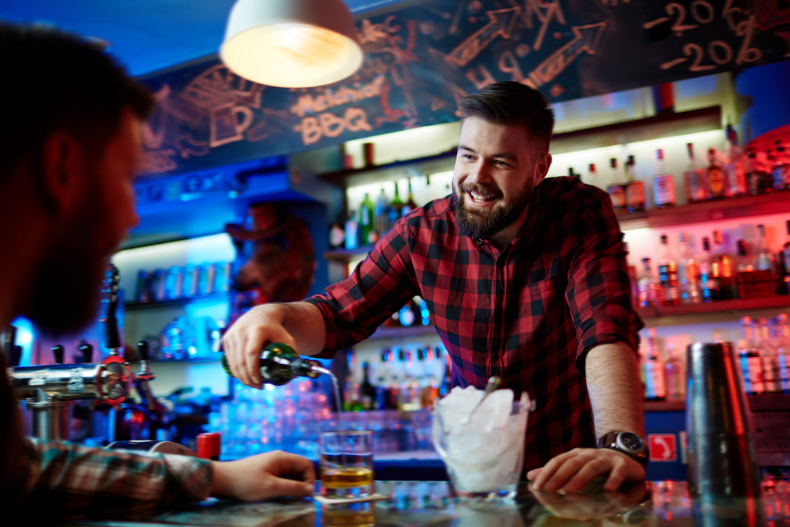 In die Bar gehen oder Whisky bis 20 Euro für die eigene Hausbar einkaufen? - Unser Überblick zu günstigen Whisky / Whiskey Angeboten